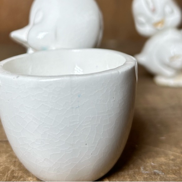 Pair of Charming Vintage Ceramic Eggcups - Picture 5 of 15